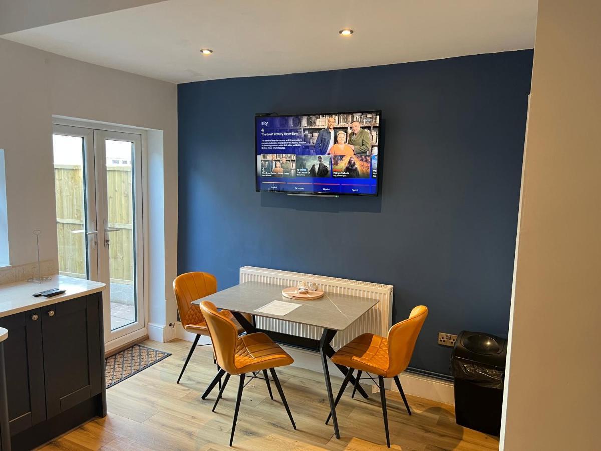 Luxury 2 Bed Apartment Great Location Stoke-on-Trent Екстер'єр фото