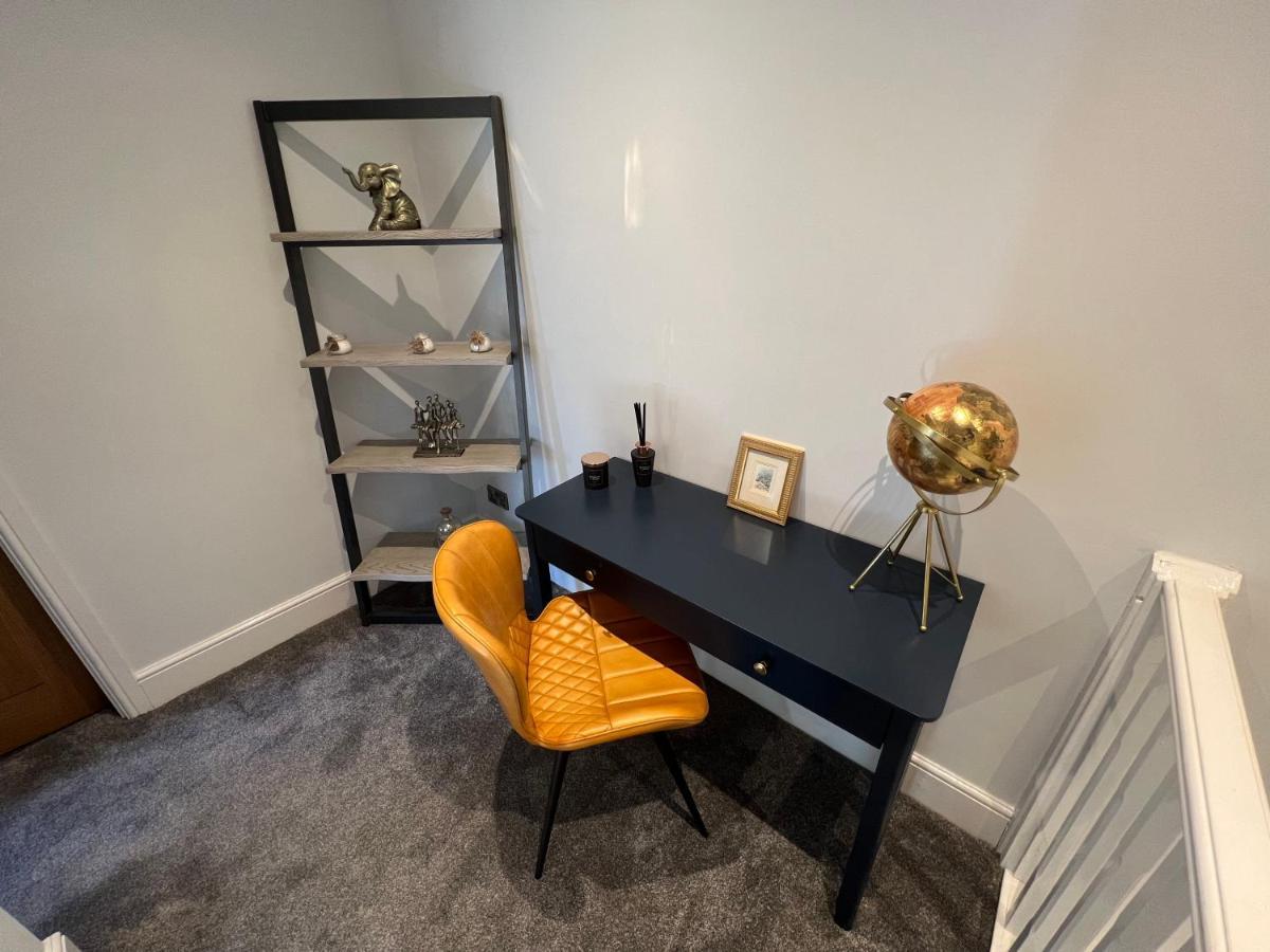 Luxury 2 Bed Apartment Great Location Stoke-on-Trent Екстер'єр фото