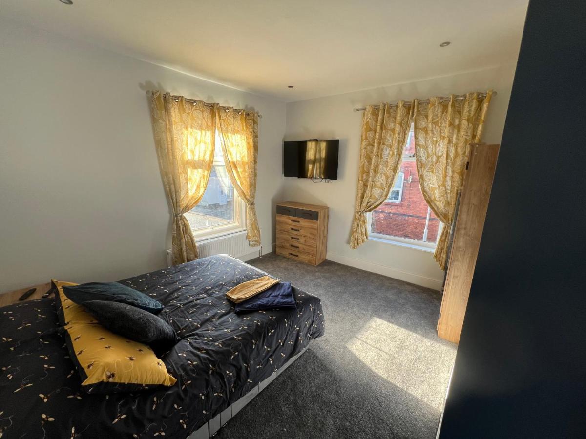 Luxury 2 Bed Apartment Great Location Stoke-on-Trent Екстер'єр фото