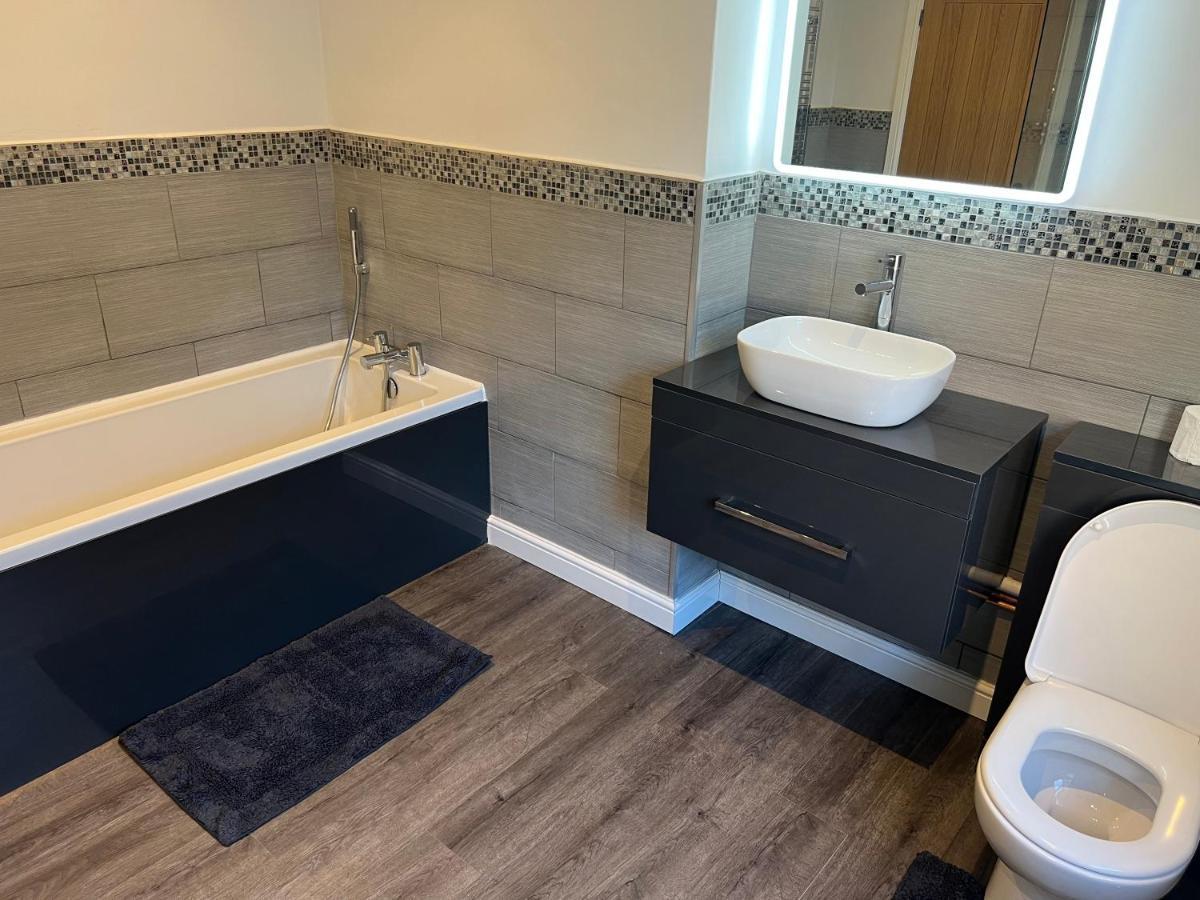 Luxury 2 Bed Apartment Great Location Stoke-on-Trent Екстер'єр фото