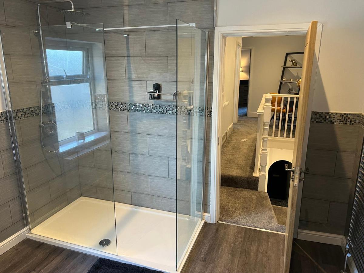 Luxury 2 Bed Apartment Great Location Stoke-on-Trent Екстер'єр фото