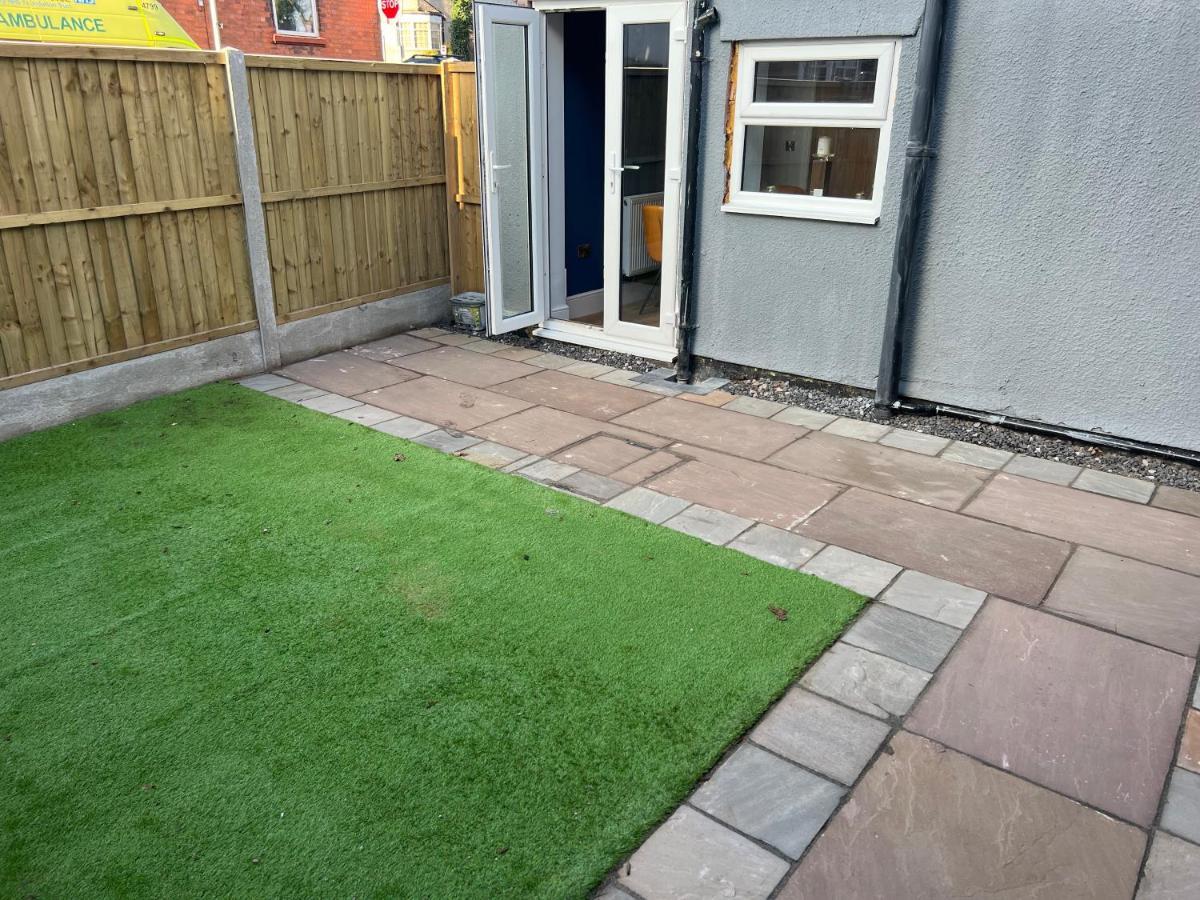 Luxury 2 Bed Apartment Great Location Stoke-on-Trent Екстер'єр фото